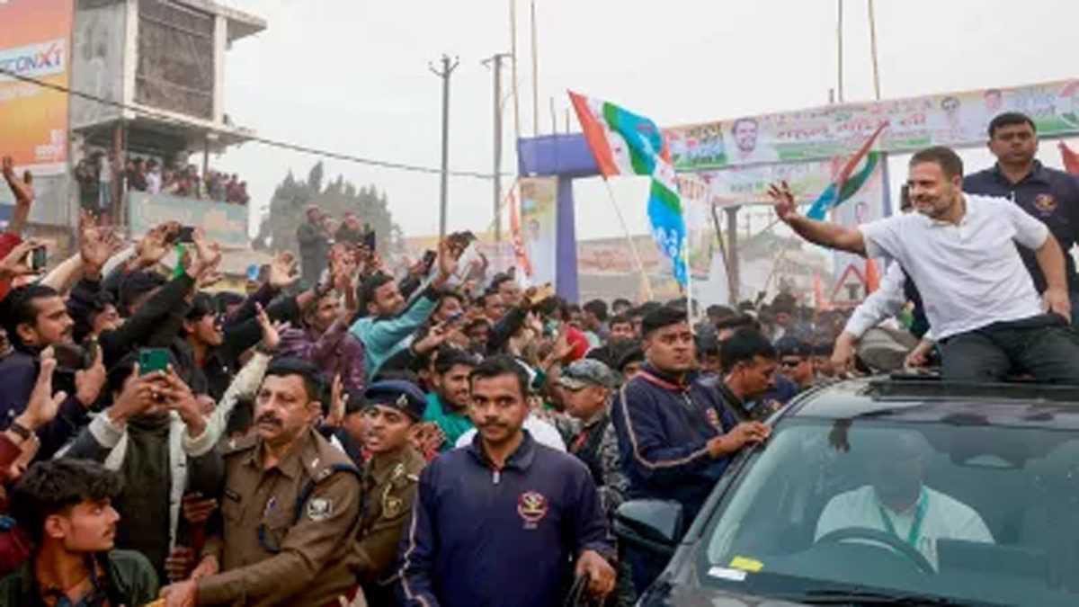 बिहार के कटिहार में राहुल गांधी ने किया रोड शो, बड़ी संख्या में उमड़े लोग बिहार के कटिहार में राहुल गांधी ने किया रोड शो, बड़ी संख्या में उमड़े लोग